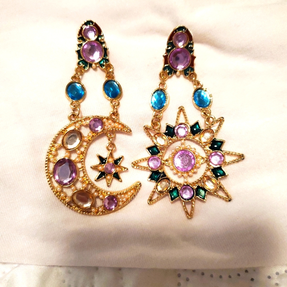 Moon/Sun Earrings🌙☀️